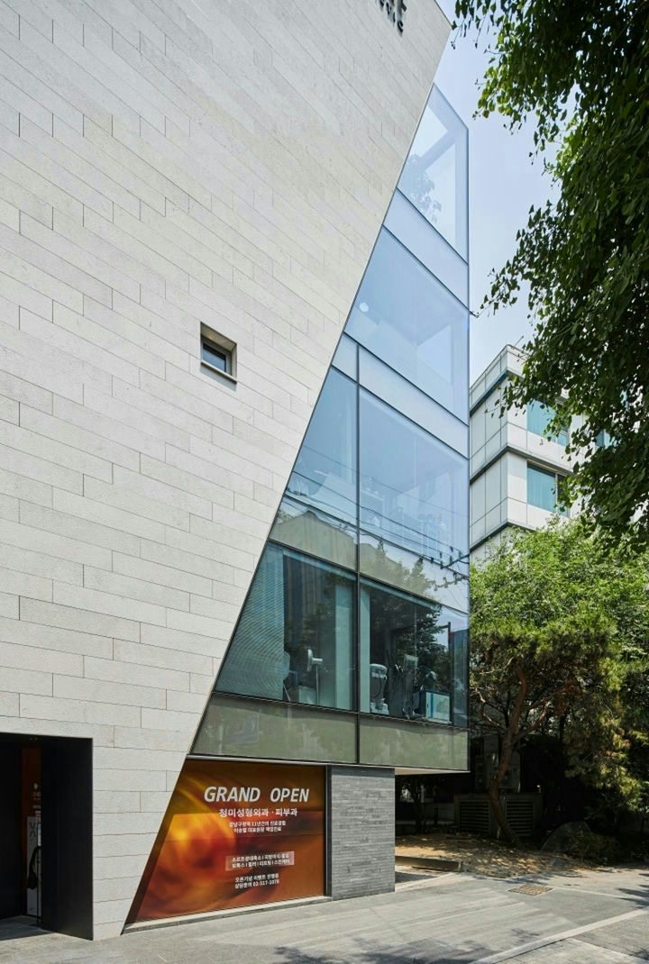 Mobile 메인 이미지 0